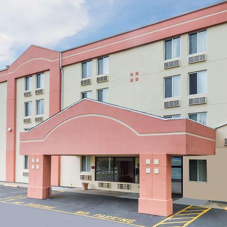 Motel Super 8 By Wyndham Danbury Exteriér fotografie