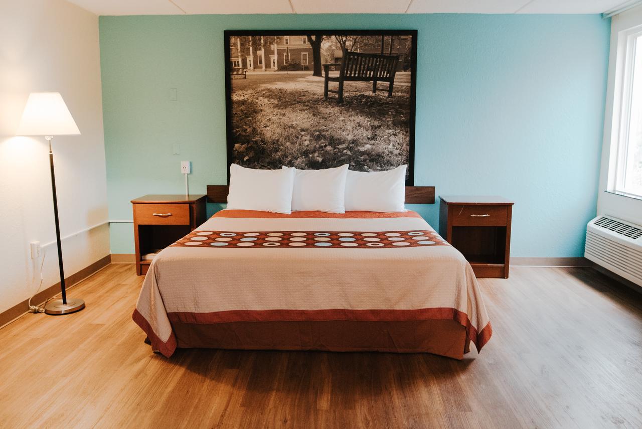 Motel Super 8 By Wyndham Danbury Exteriér fotografie